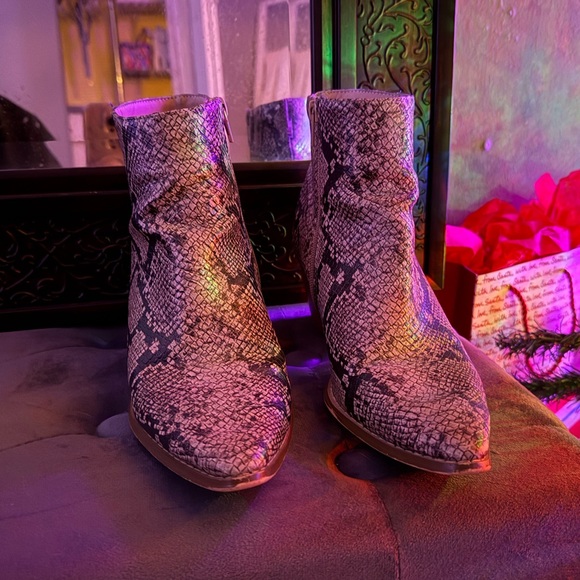 Snake-Print Booties - Picture 10 of 16